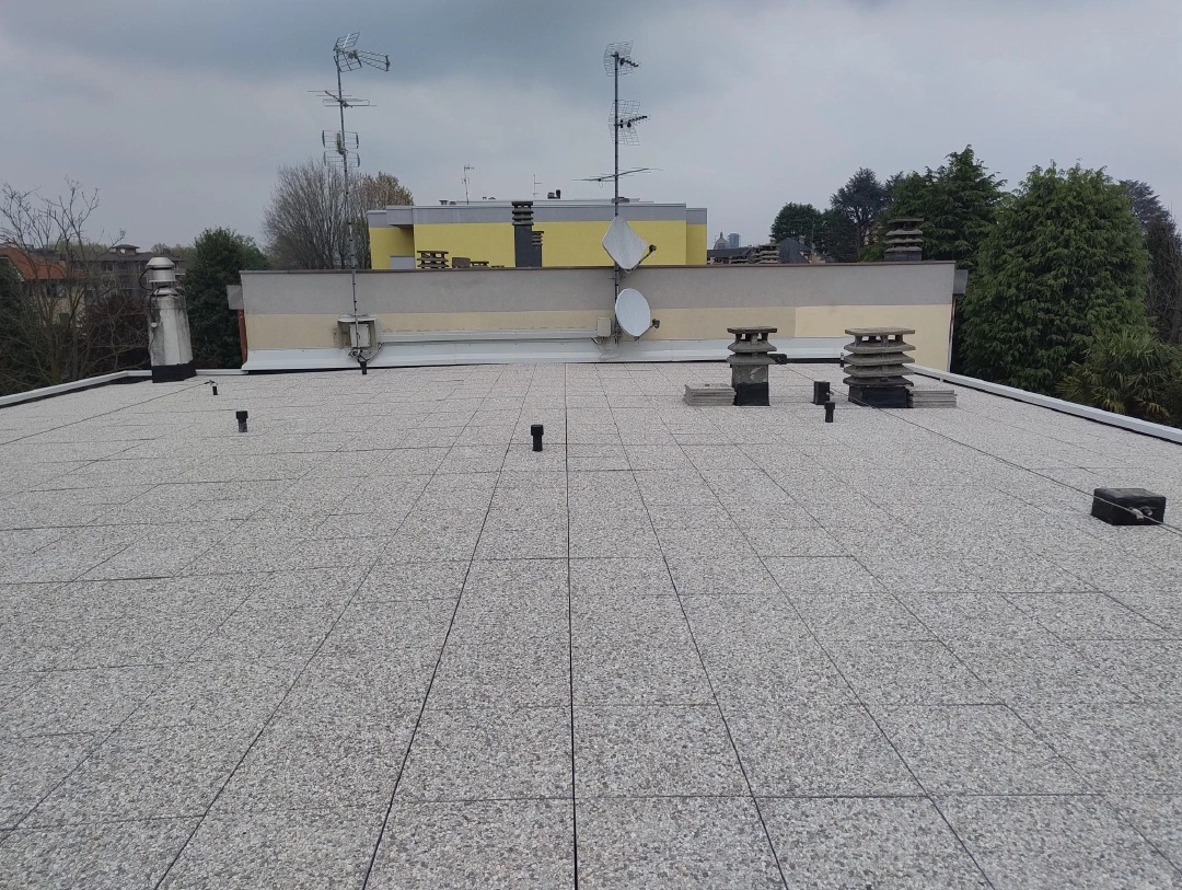 Tetto dopo manutenzione straordinaria condominio